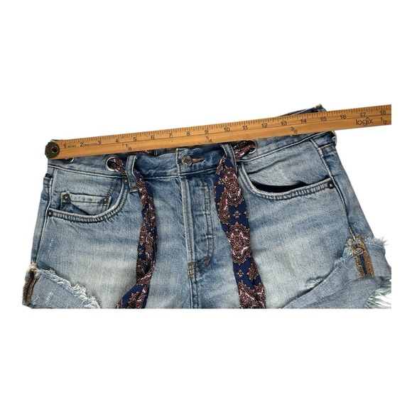 We the Free People Scarf Belt Button Fly Jean Shorts 26 Light Fringe Fray Cuffed - Picture 8 of 13
